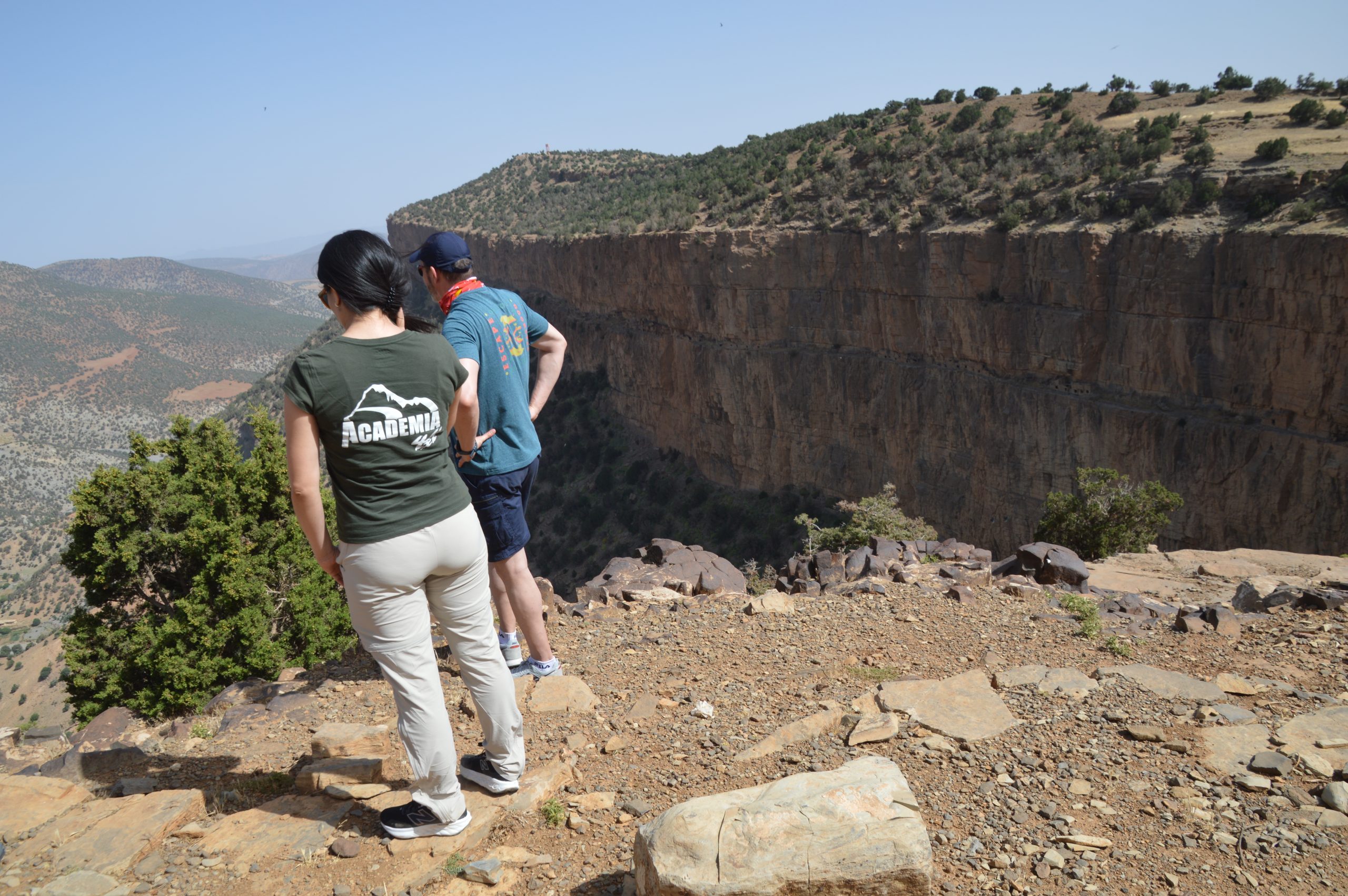 Paisaje de montaña durante la etapa hacia los graneros de Aoujgal